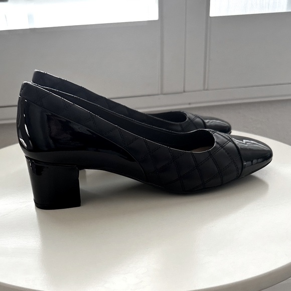 Clarks Tealia Sera  Black Quilted/Cap Toe Leather Block Heel Pumps | Size 9 - Picture 3 of 11
